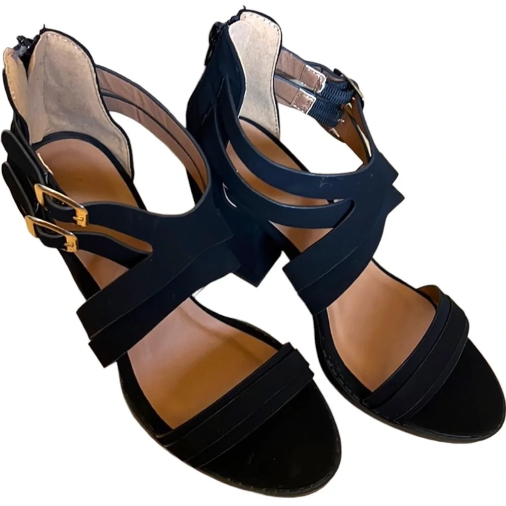 Charlotte Russe - Size 6-Heels - Picture 4 of 6